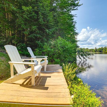 Breathtaking Newbury Cottage With Deck On Chalk Pond Bagian luar foto